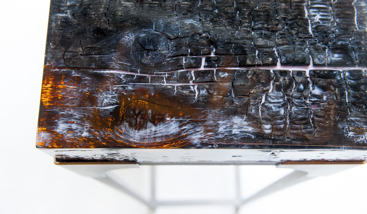 epoxy tafel industrieel sokkel verkoold hout