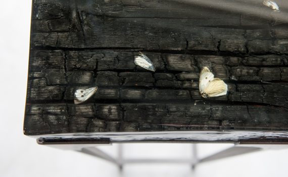 verkoold hout epoxy tafel sokkel zuil display