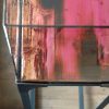 Sokkel of display met colour epoxy topdek en glas in lood vitrine